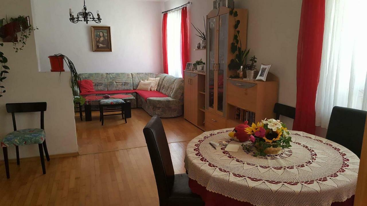 Privatzimmer Dimitrova อุลริสแบร์ก ภายนอก รูปภาพ
