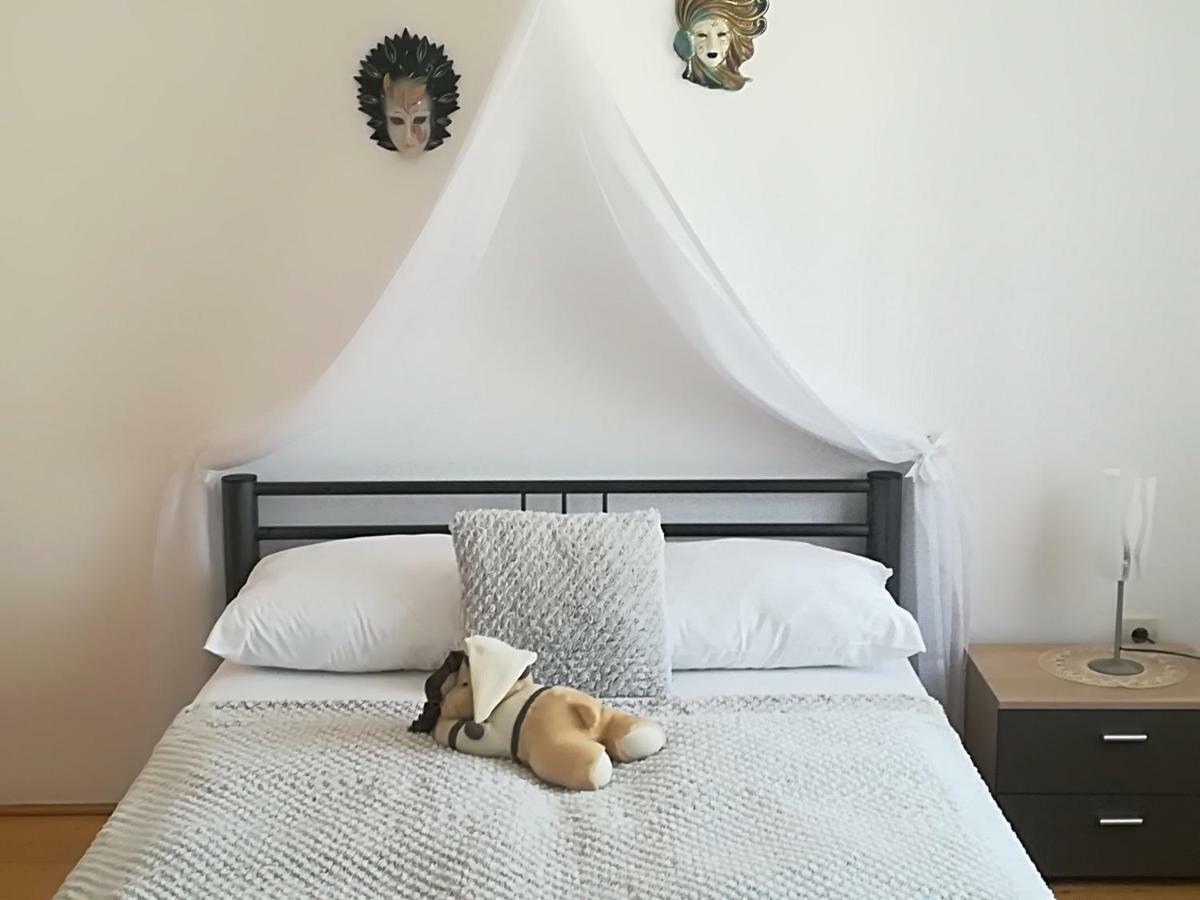 Privatzimmer Dimitrova อุลริสแบร์ก ภายนอก รูปภาพ